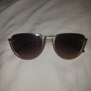 BURBERRY SUNGLASSES